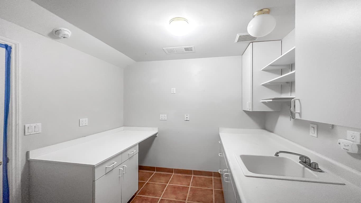 North Fork House: 34914 Sneezeweed Ln