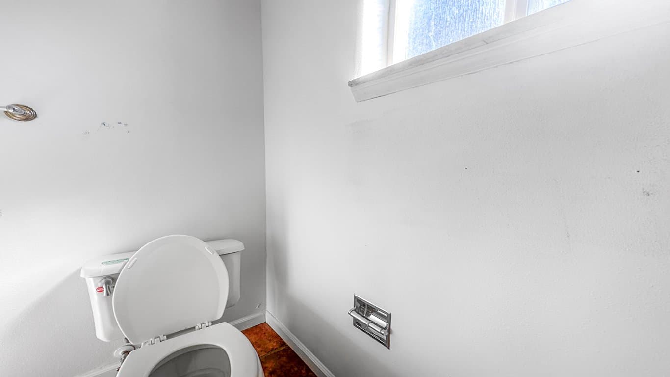 North Fork House: 34914 Sneezeweed Ln
