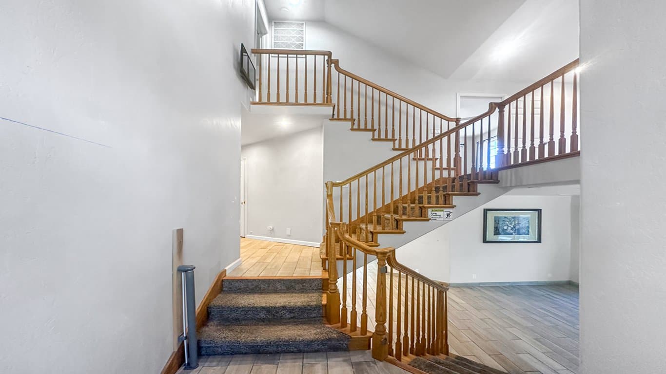 North Fork House: 34914 Sneezeweed Ln
