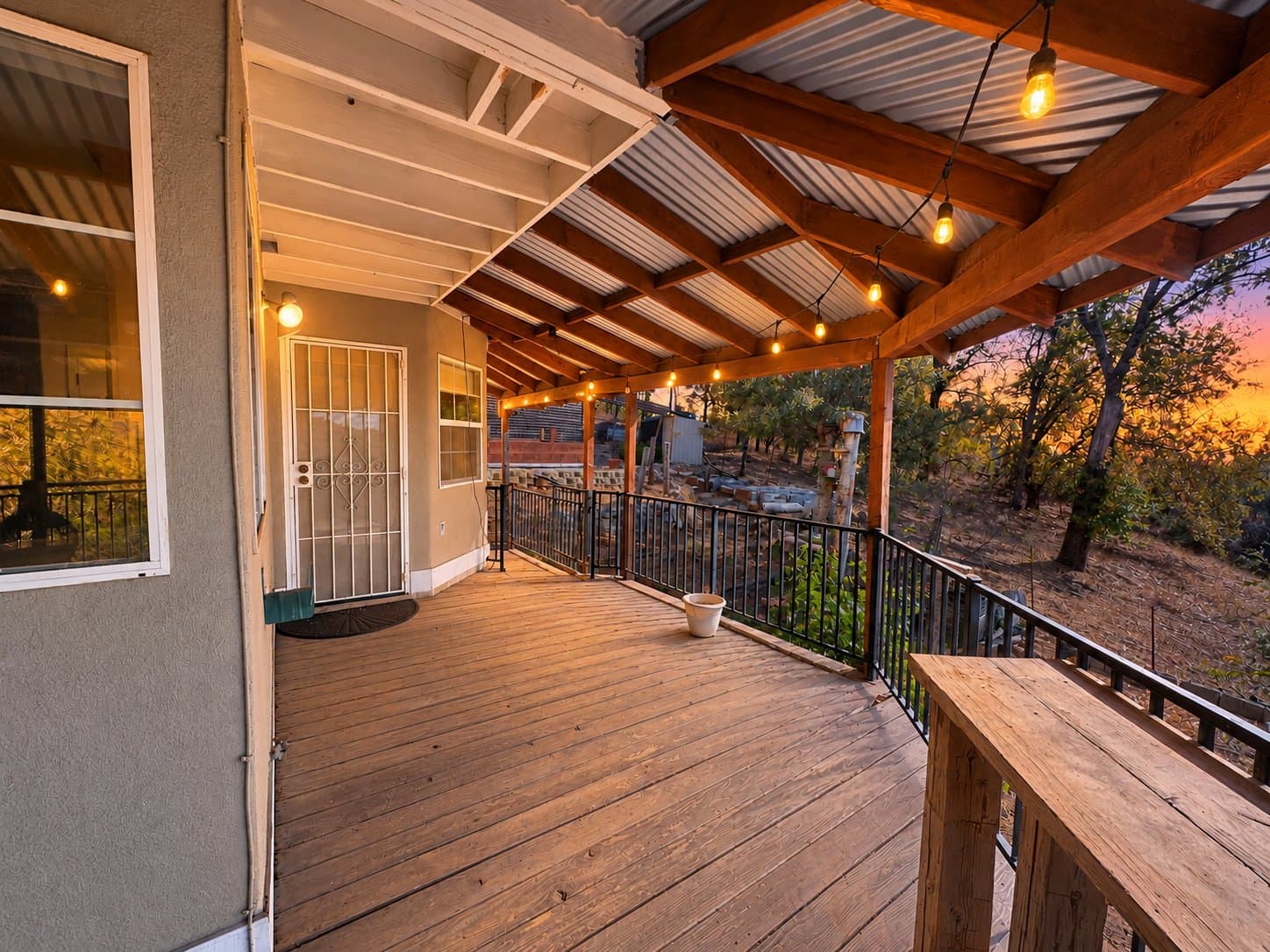 North Fork House: 34914 Sneezeweed Ln