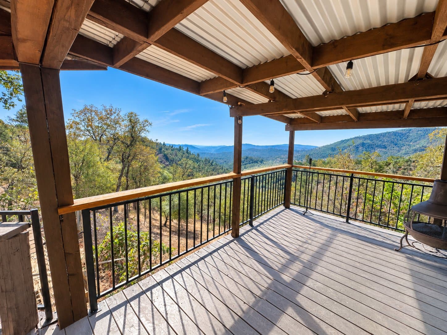 North Fork House: 34914 Sneezeweed Ln