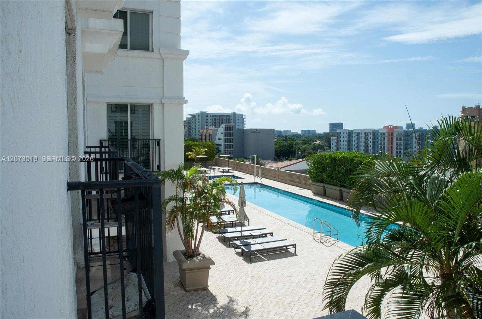 Coral Gables Condo: 10 Aragon Ave
