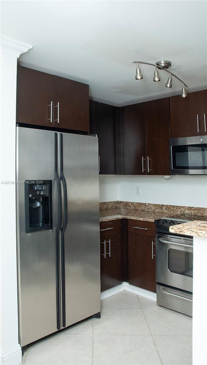 Coral Gables Condo: 10 Aragon Ave