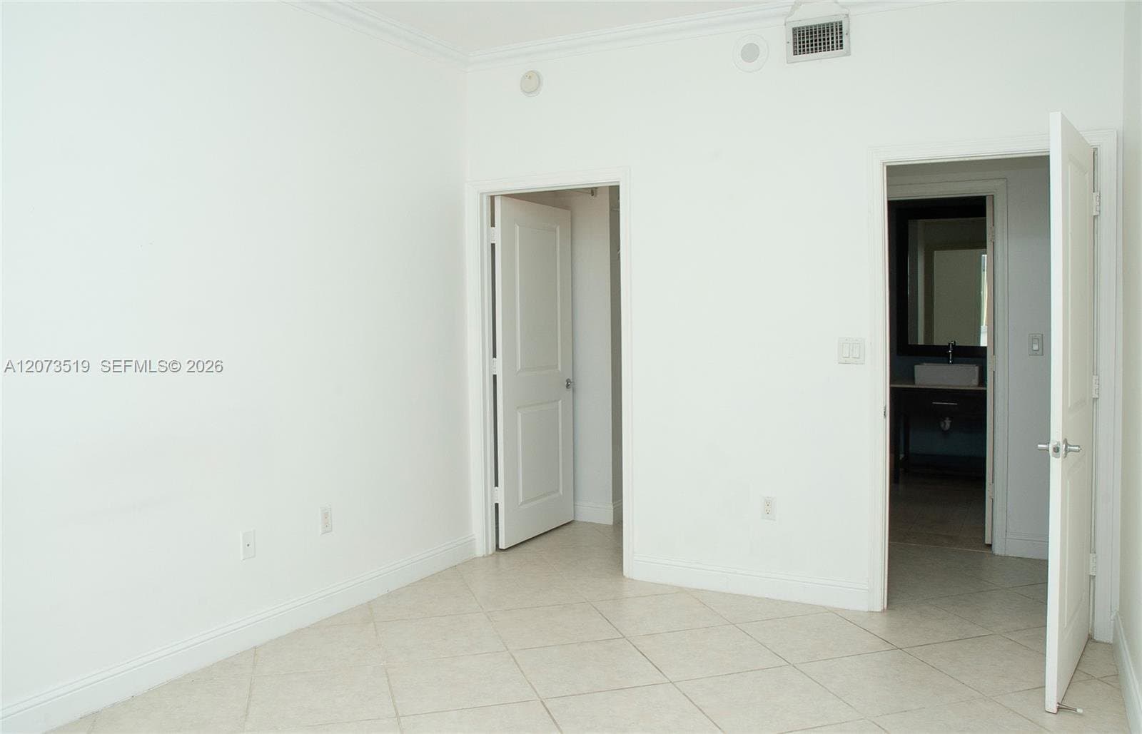 Coral Gables Condo: 10 Aragon Ave