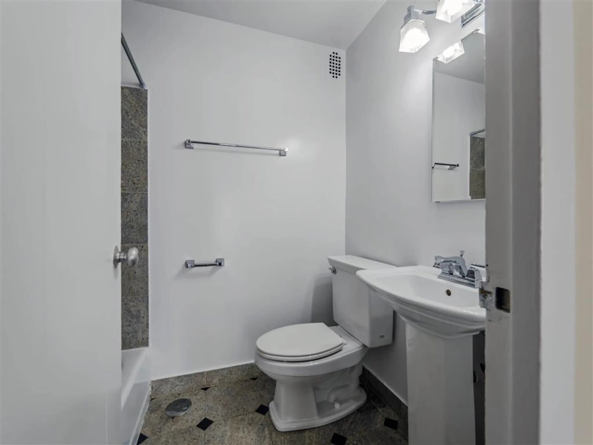 Chicago Condo: 2900 N Lake Shore Dr