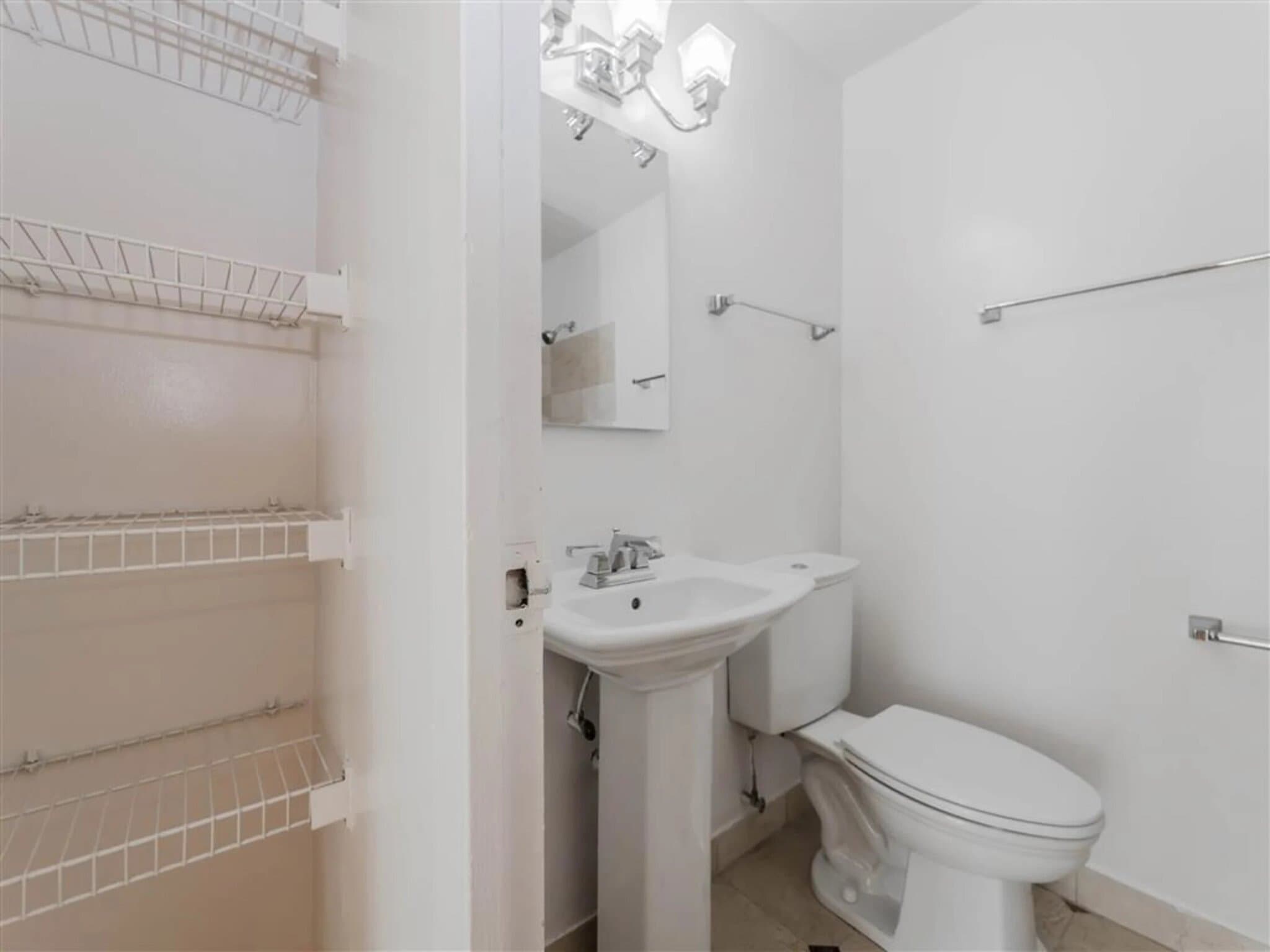 Chicago Condo: 2900 N Lake Shore Dr