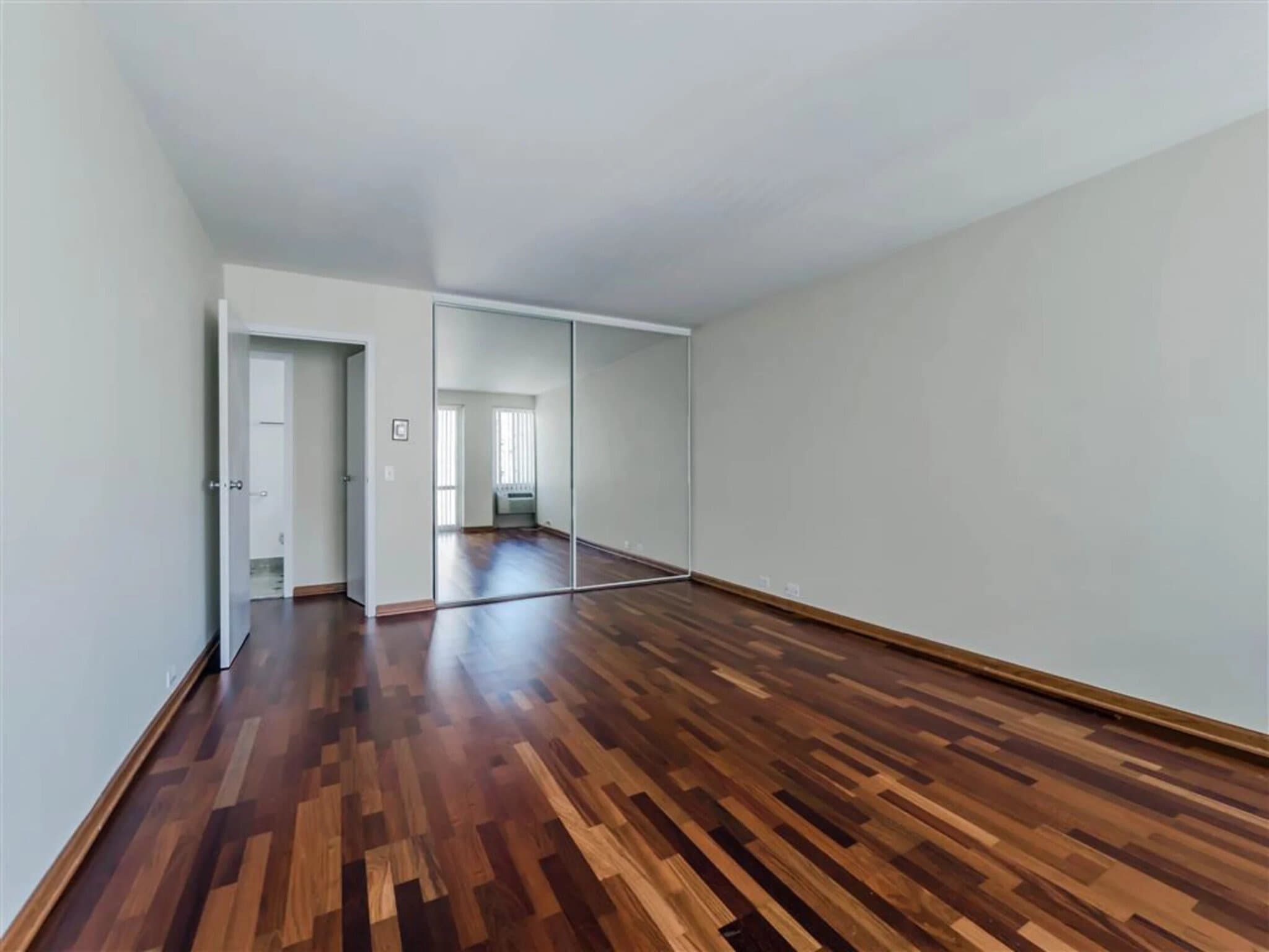 Chicago Condo: 2900 N Lake Shore Dr