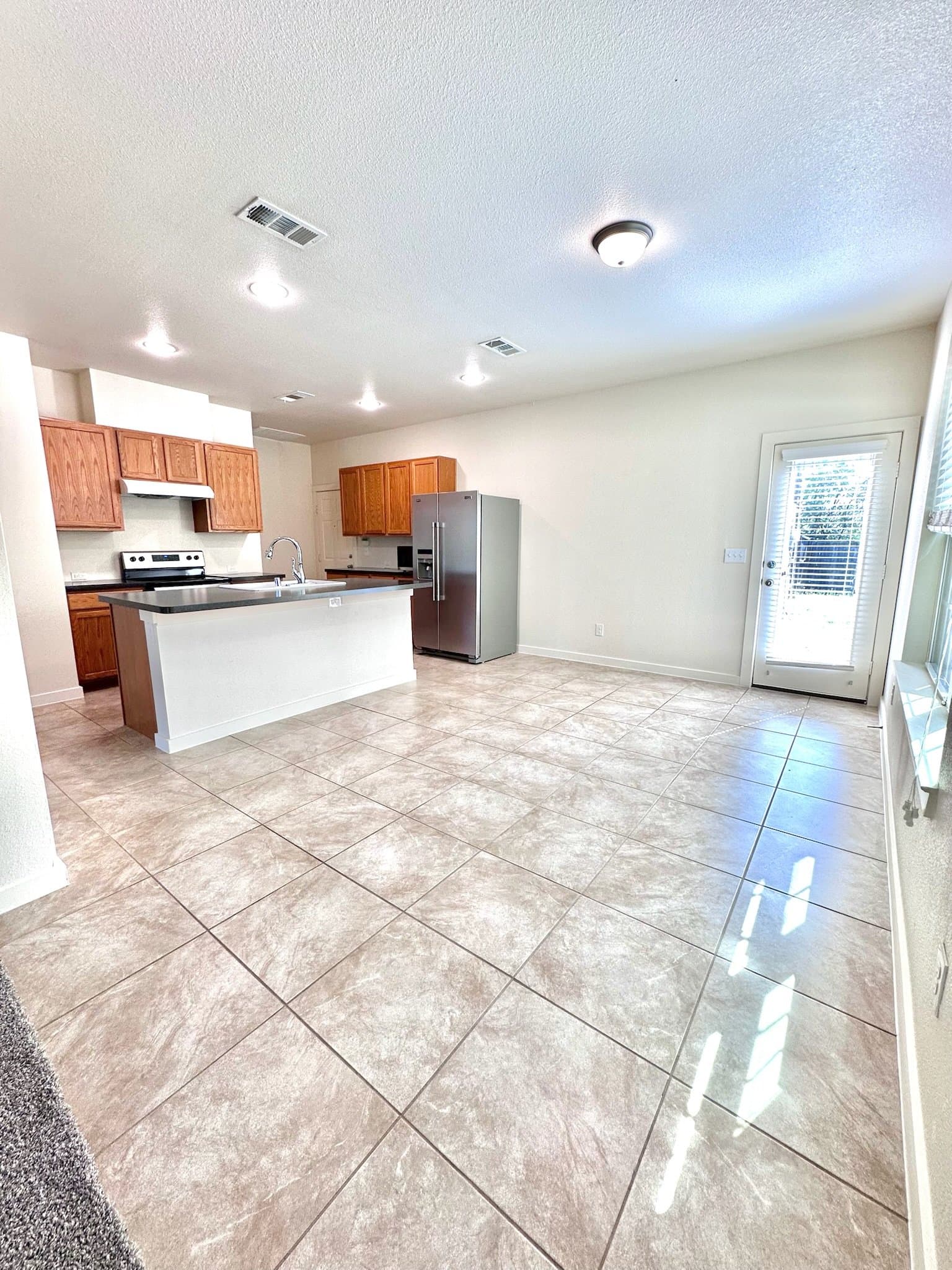 Grand Prairie Townhome: 817 Jamie Dr