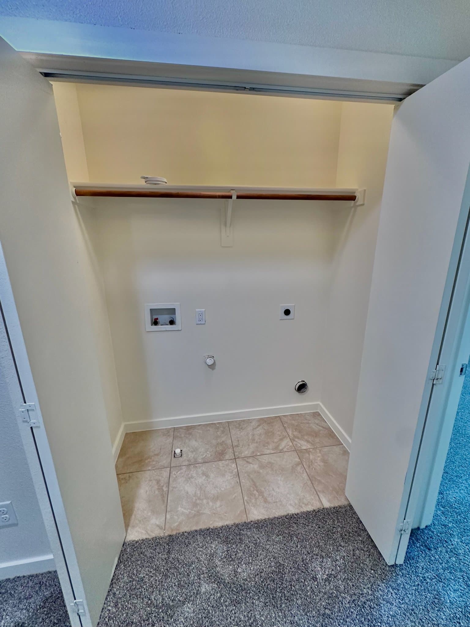 Grand Prairie Townhome: 817 Jamie Dr