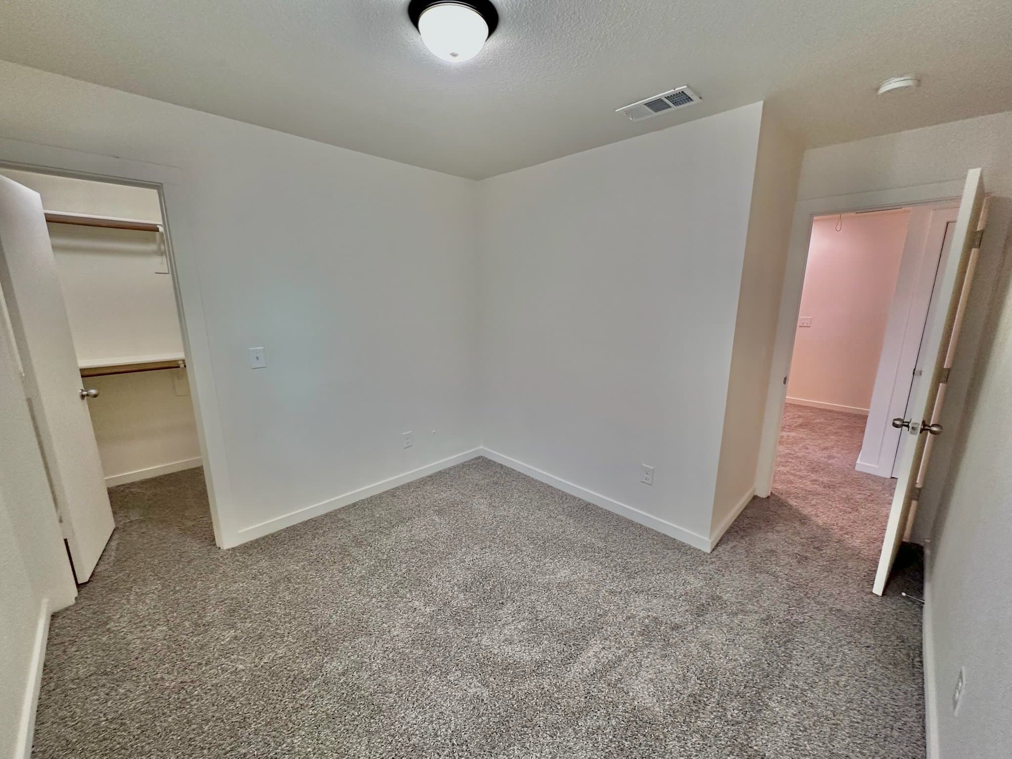 Grand Prairie Townhome: 817 Jamie Dr