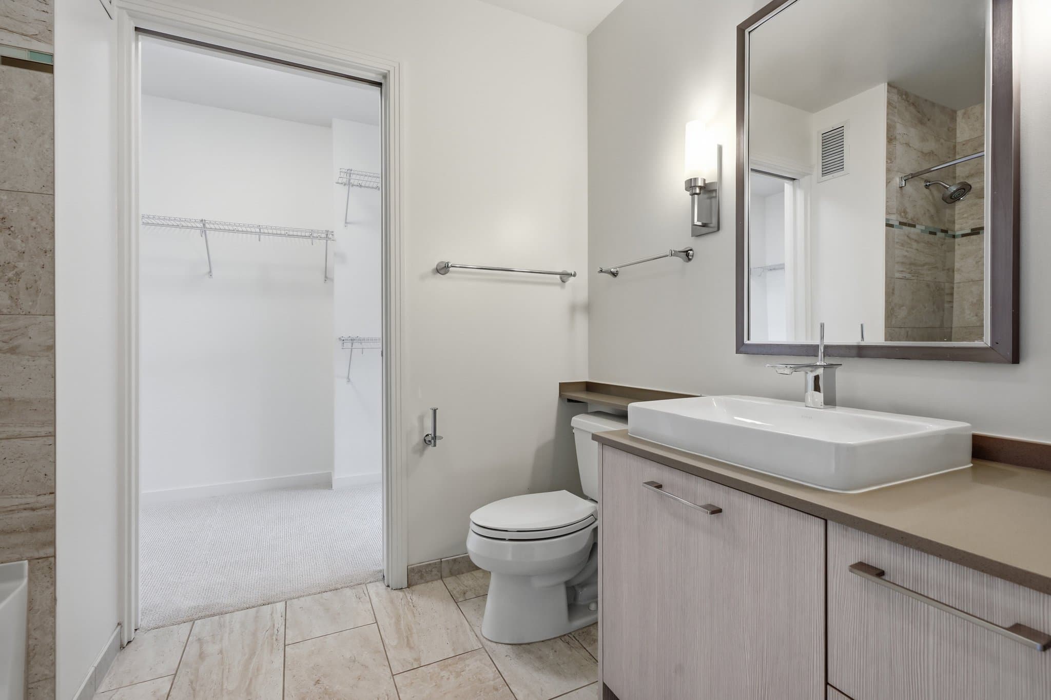 Chicago Condo: 448 North Orleans Street