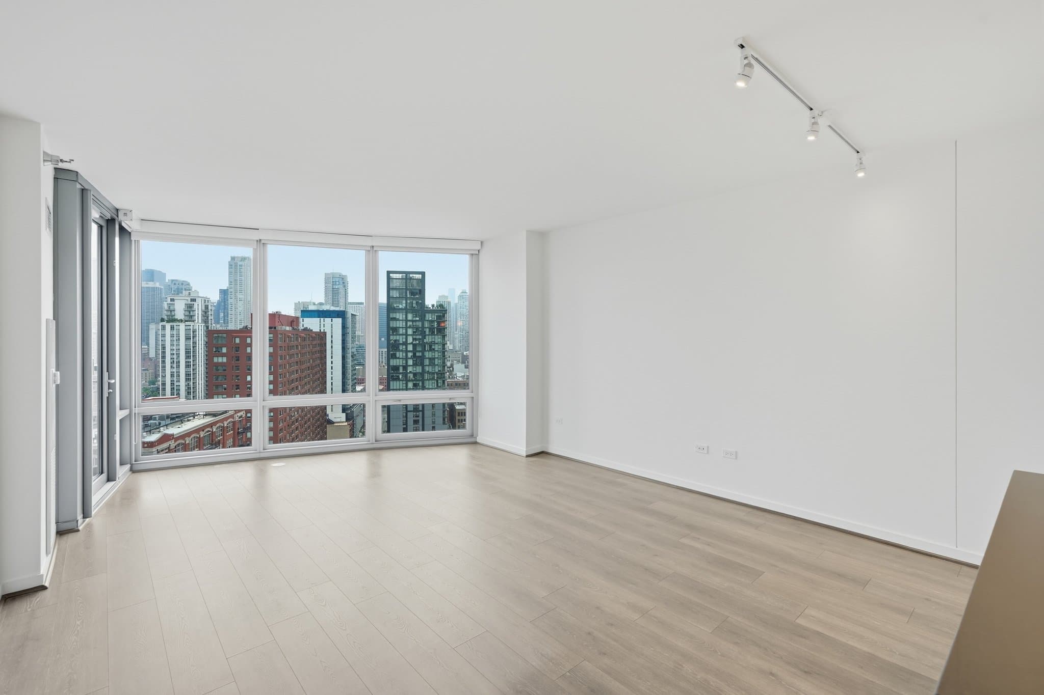 Chicago Condo: 448 North Orleans Street