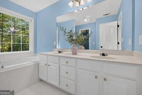Sharpsburg House: 60 Tyler Woods Dr