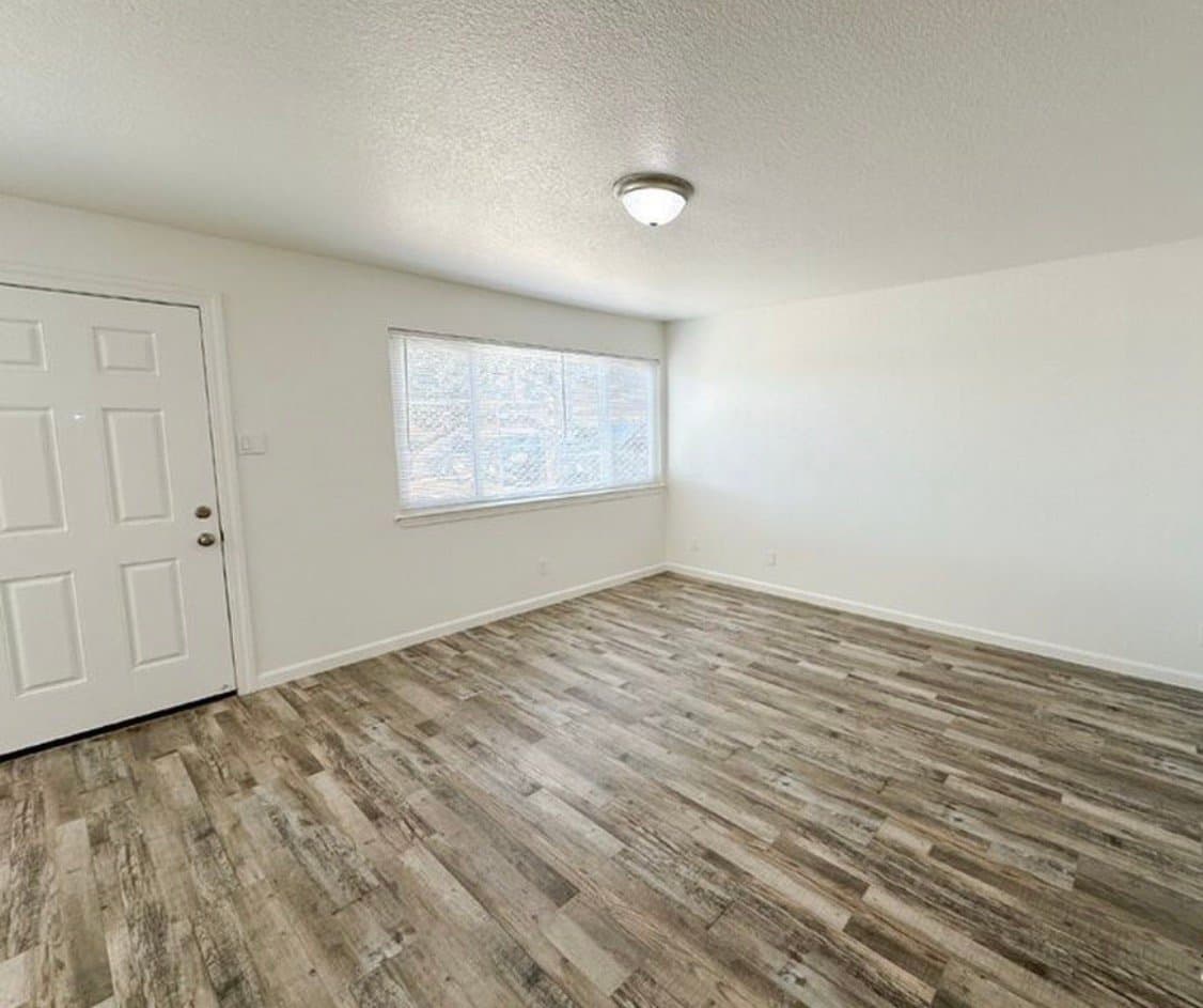 Sacramento Multiplex: 7143 Bacchini Ave