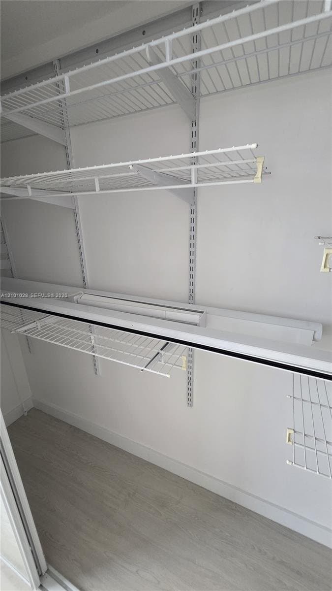 Miami Condo: 540 Brickell Key Dr