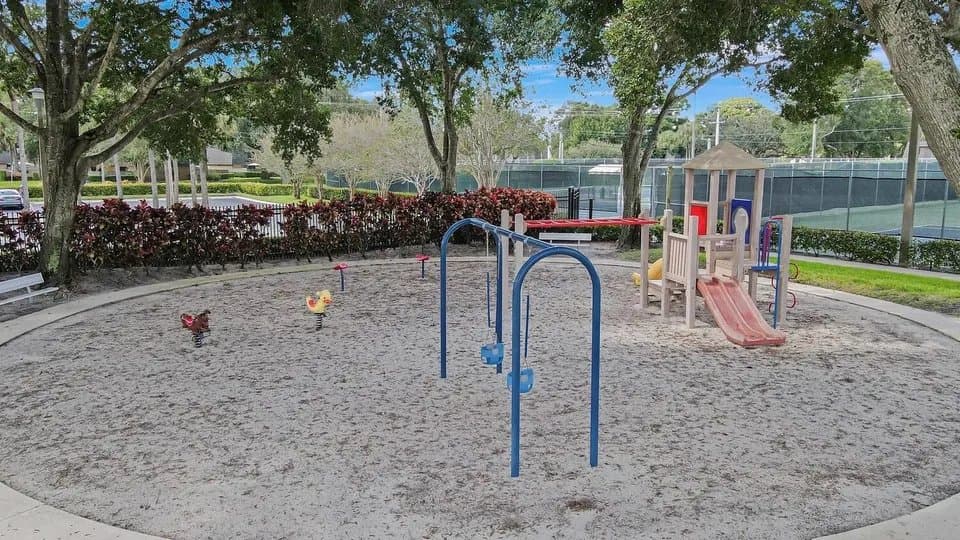 West Palm Beach Townhome: 2205 22nd Way