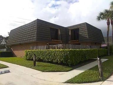 West Palm Beach Townhome: 2205 22nd Way
