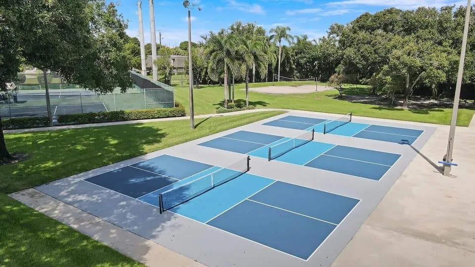 West Palm Beach Townhome: 2205 22nd Way