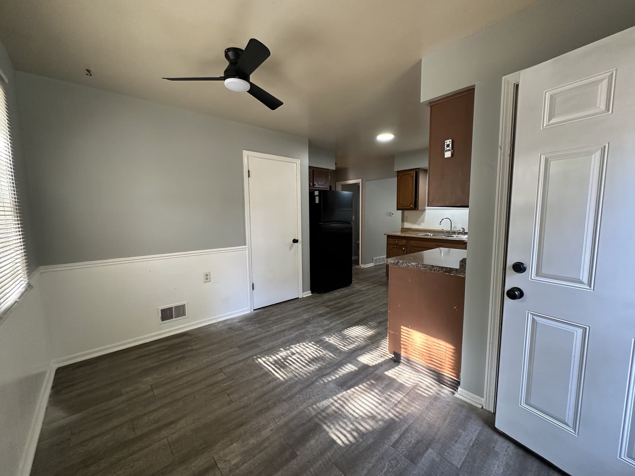 Kentwood Multiplex: 544-546 56th St SE