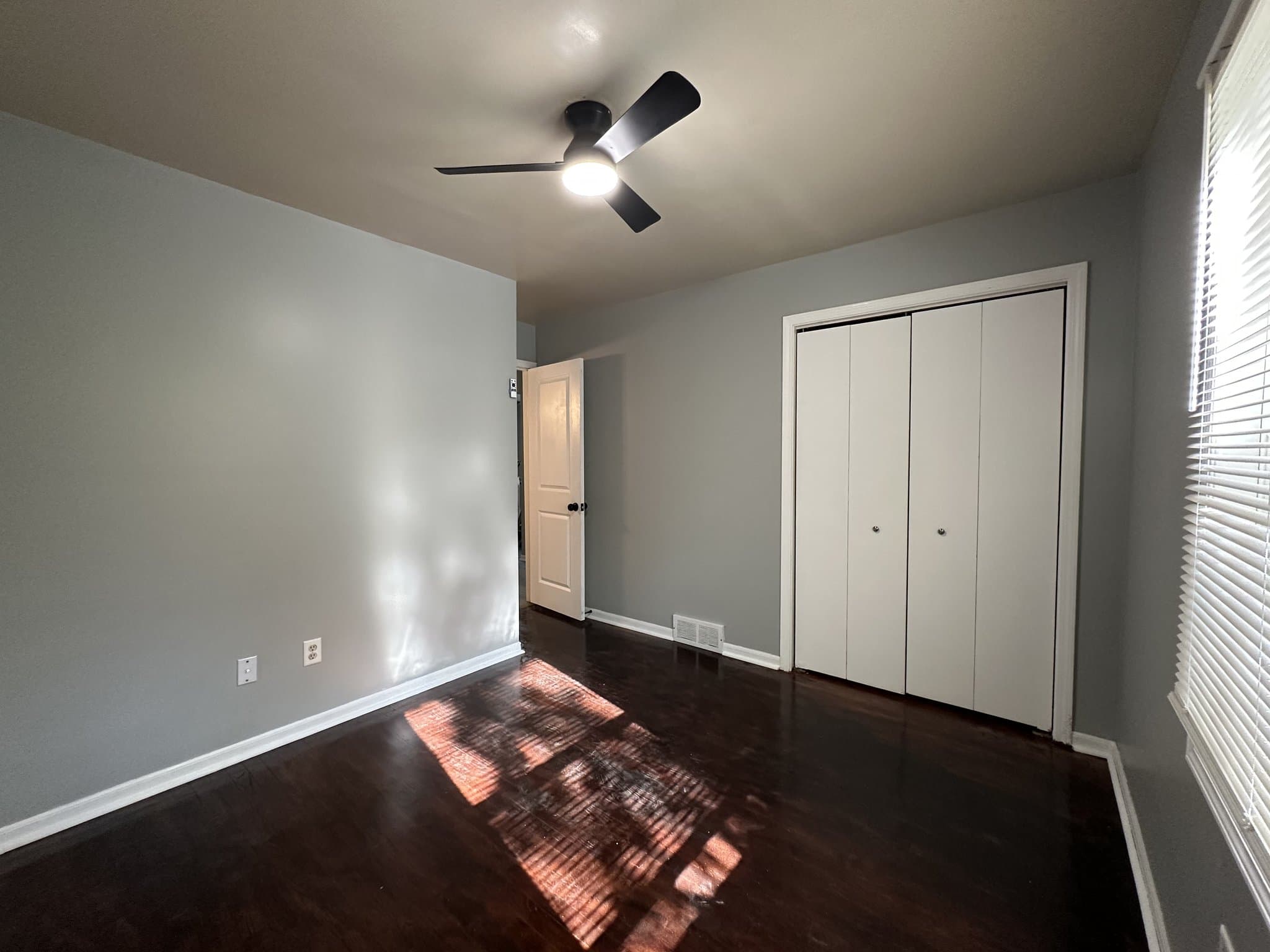 Kentwood Multiplex: 544-546 56th St SE