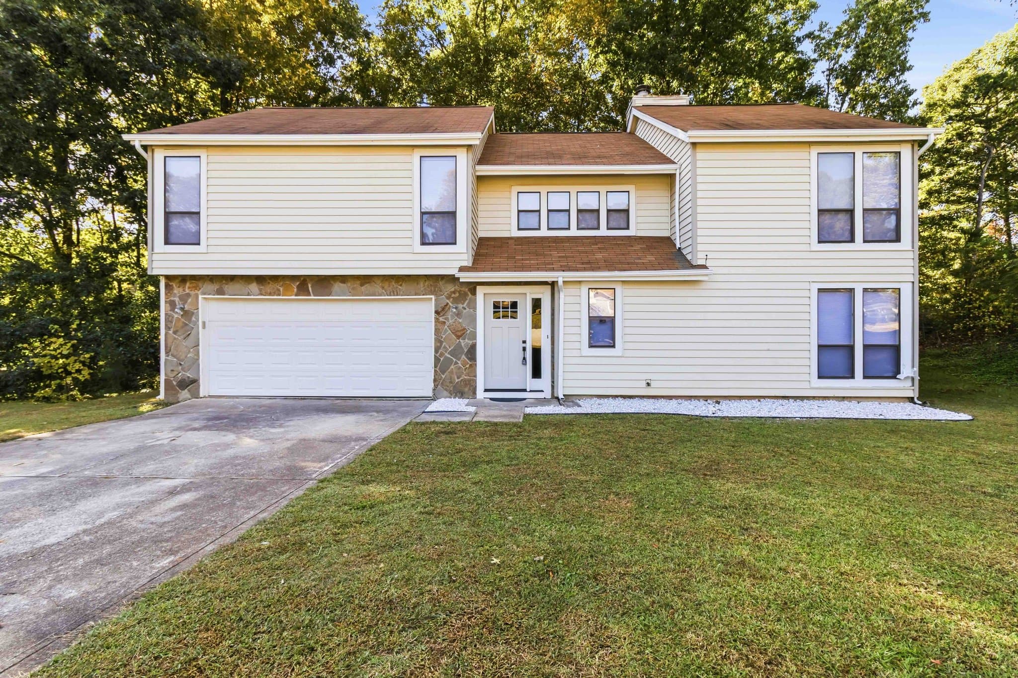 Stone Mountain House: 1492 Kelleys Close