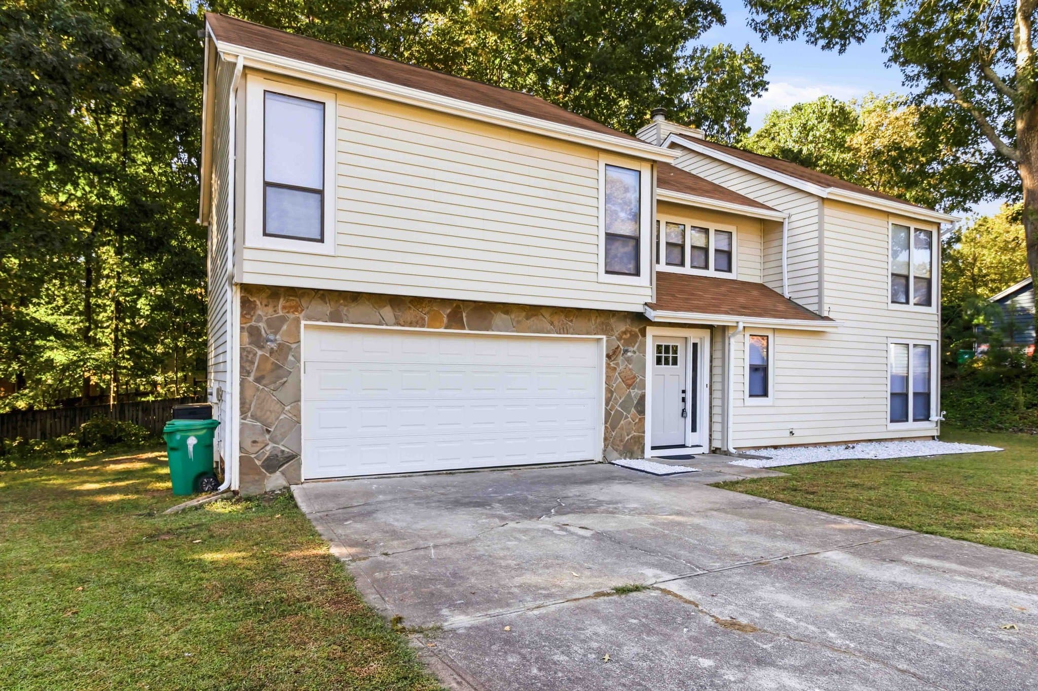 Stone Mountain House: 1492 Kelleys Close