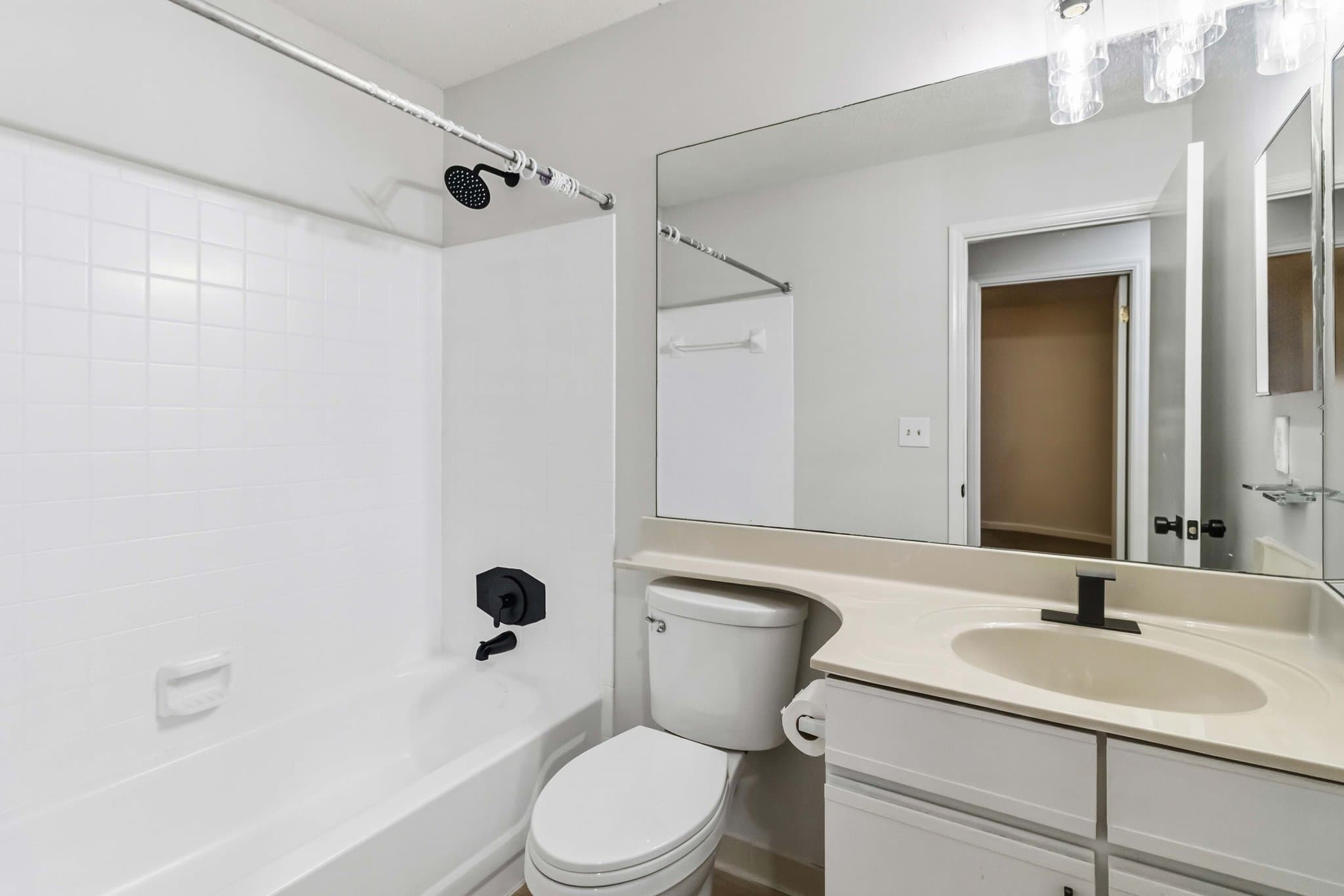 Stone Mountain House: 1492 Kelleys Close