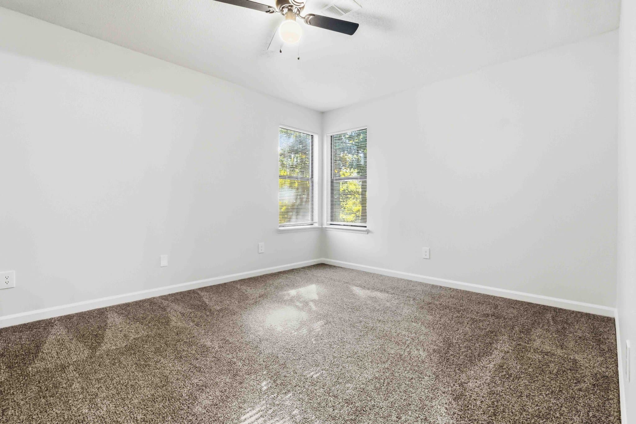 Stone Mountain House: 1492 Kelleys Close