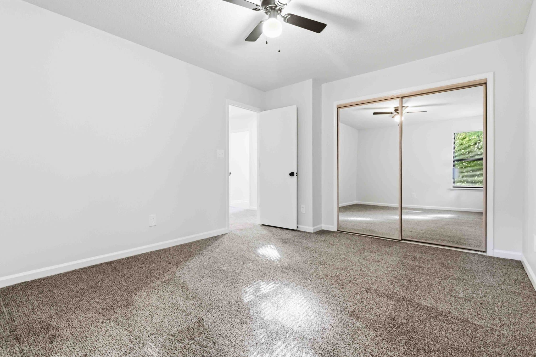 Stone Mountain House: 1492 Kelleys Close