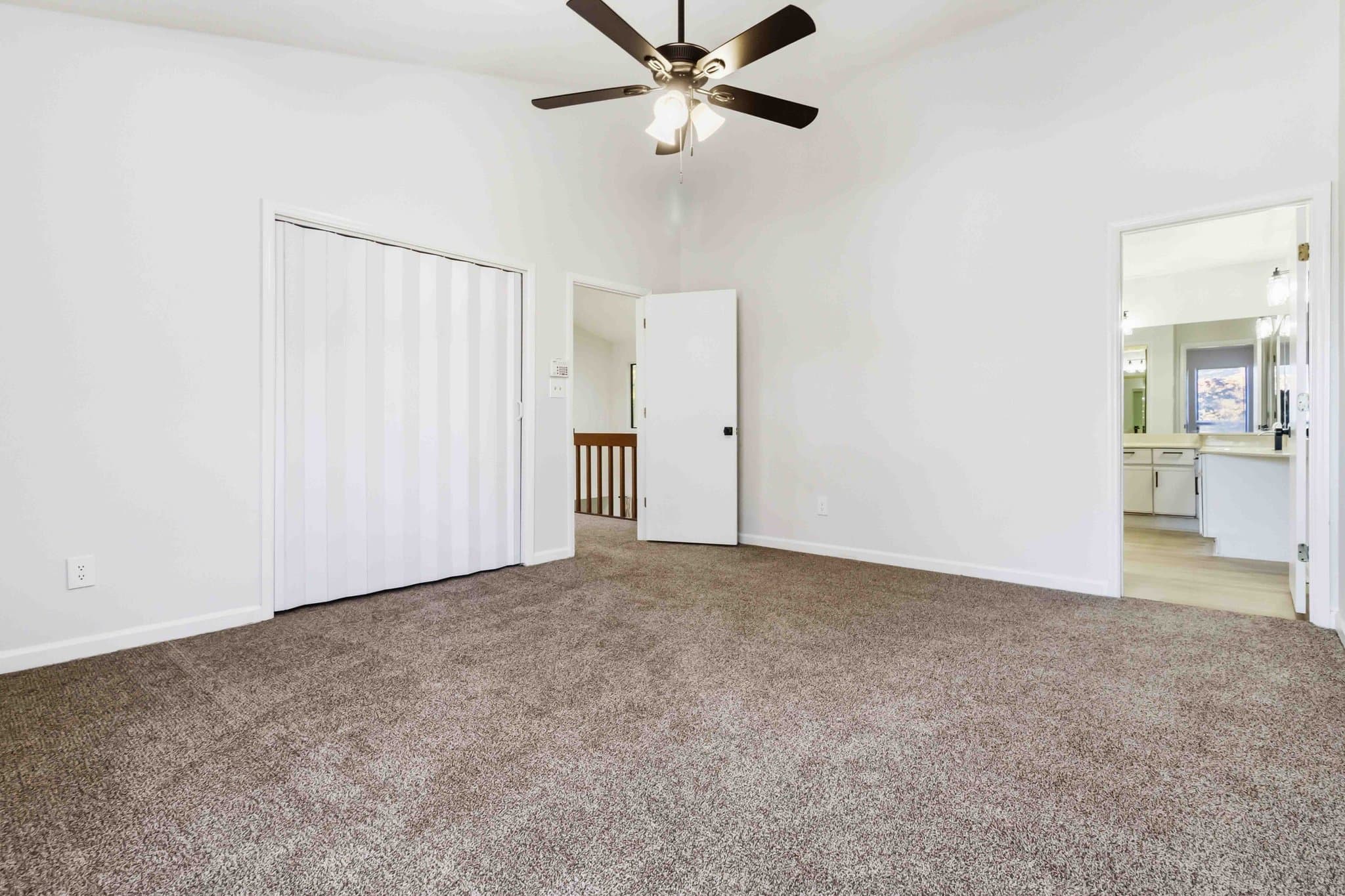 Stone Mountain House: 1492 Kelleys Close