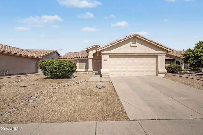 Glendale House: 6657 N 77th Dr