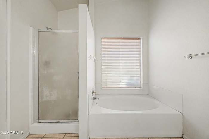 Glendale House: 6657 N 77th Dr