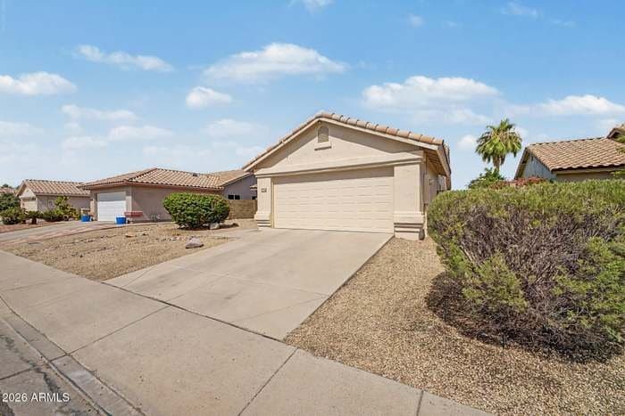 Glendale House: 6657 N 77th Dr