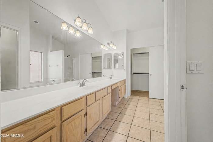 Glendale House: 6657 N 77th Dr