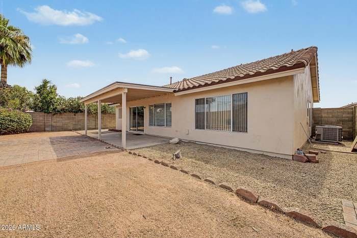 Glendale House: 6657 N 77th Dr