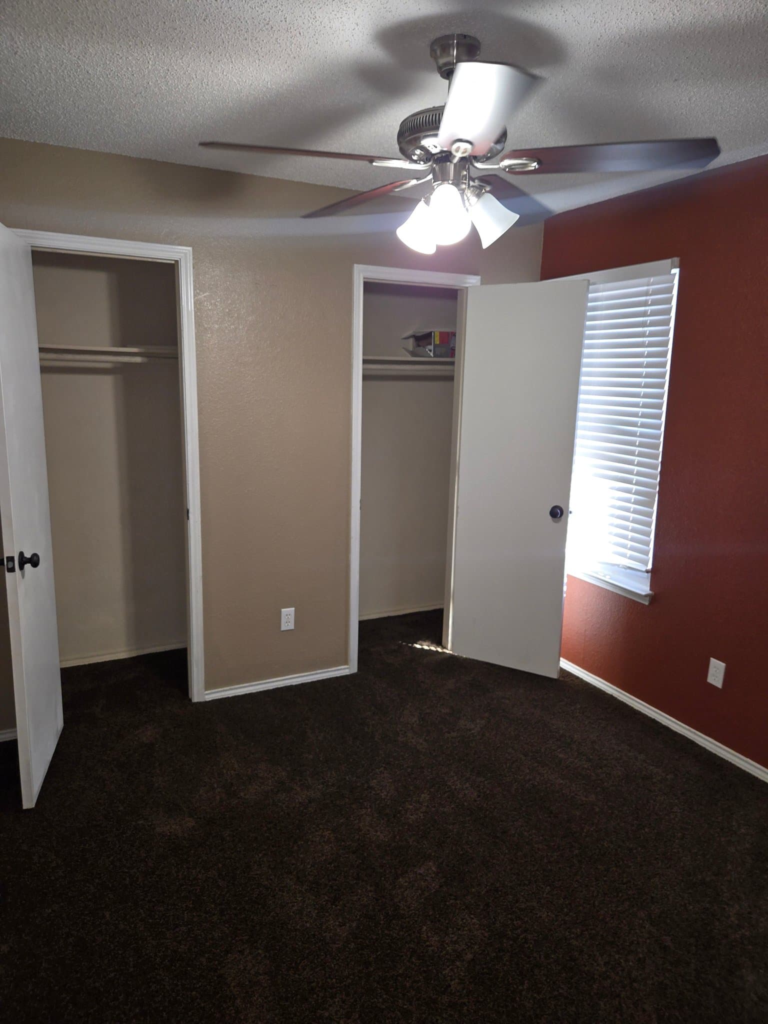 Grand Prairie House: 3050 RUSTLEWIND LN