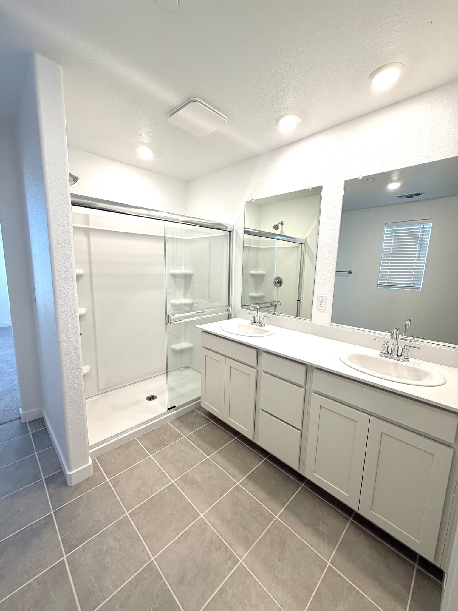 roseville Single Room: 1981 Westbrook