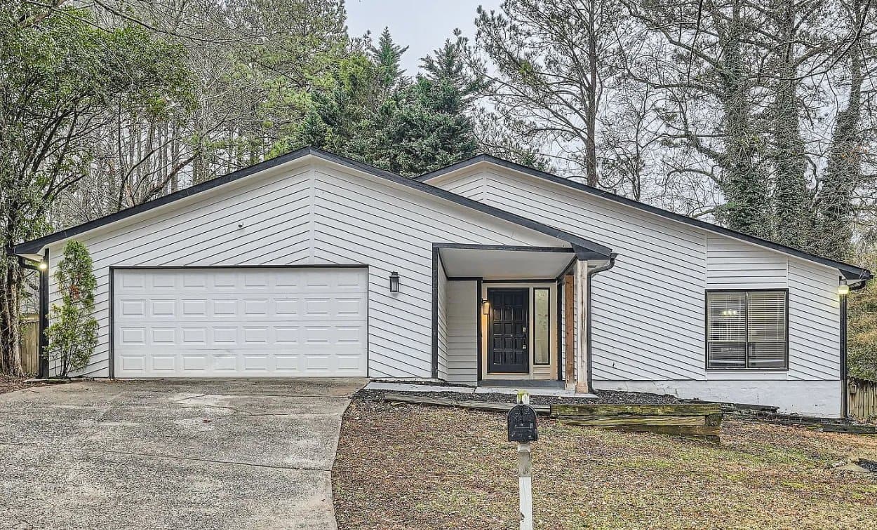 Roswell House: 1040 Terramont Dr