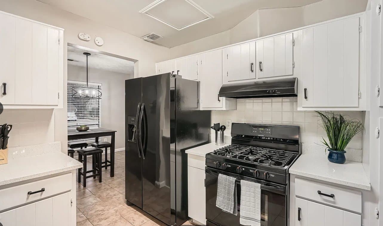 Roswell House: 1040 Terramont Dr