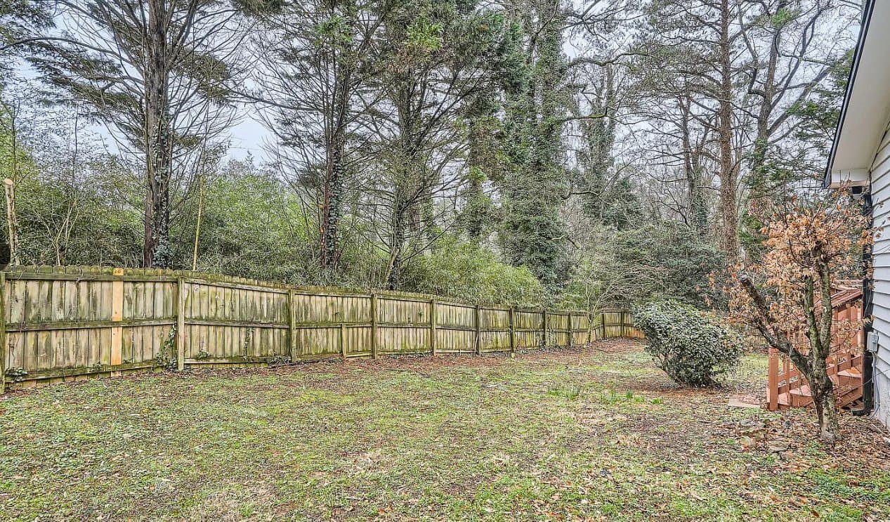 Roswell House: 1040 Terramont Dr
