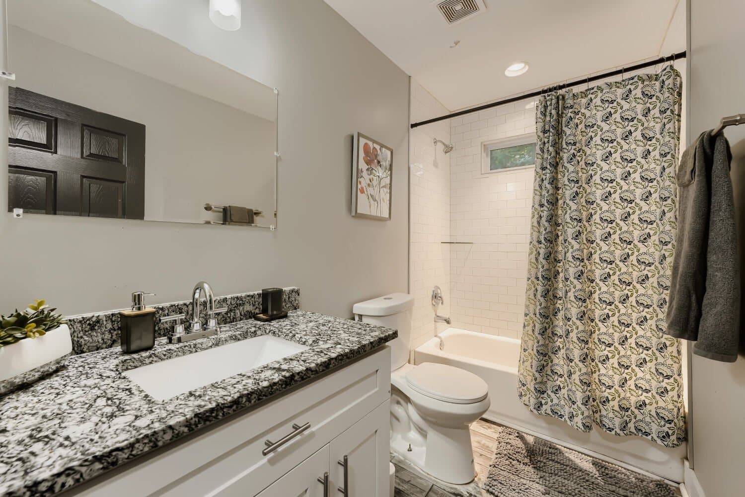 Atlanta House: 908 McDaniel St SW