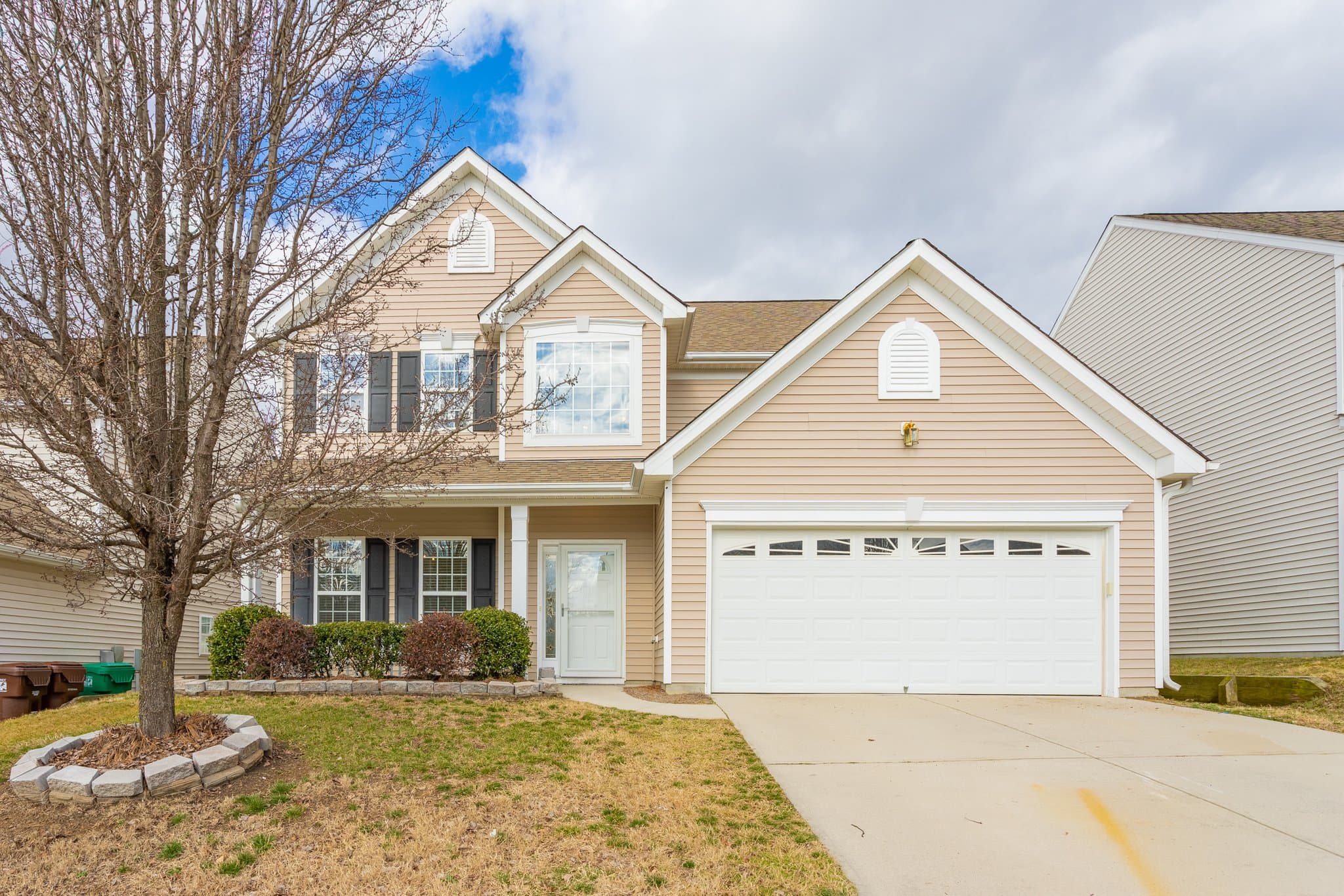 High Point House: 862 Hedgepath Ter