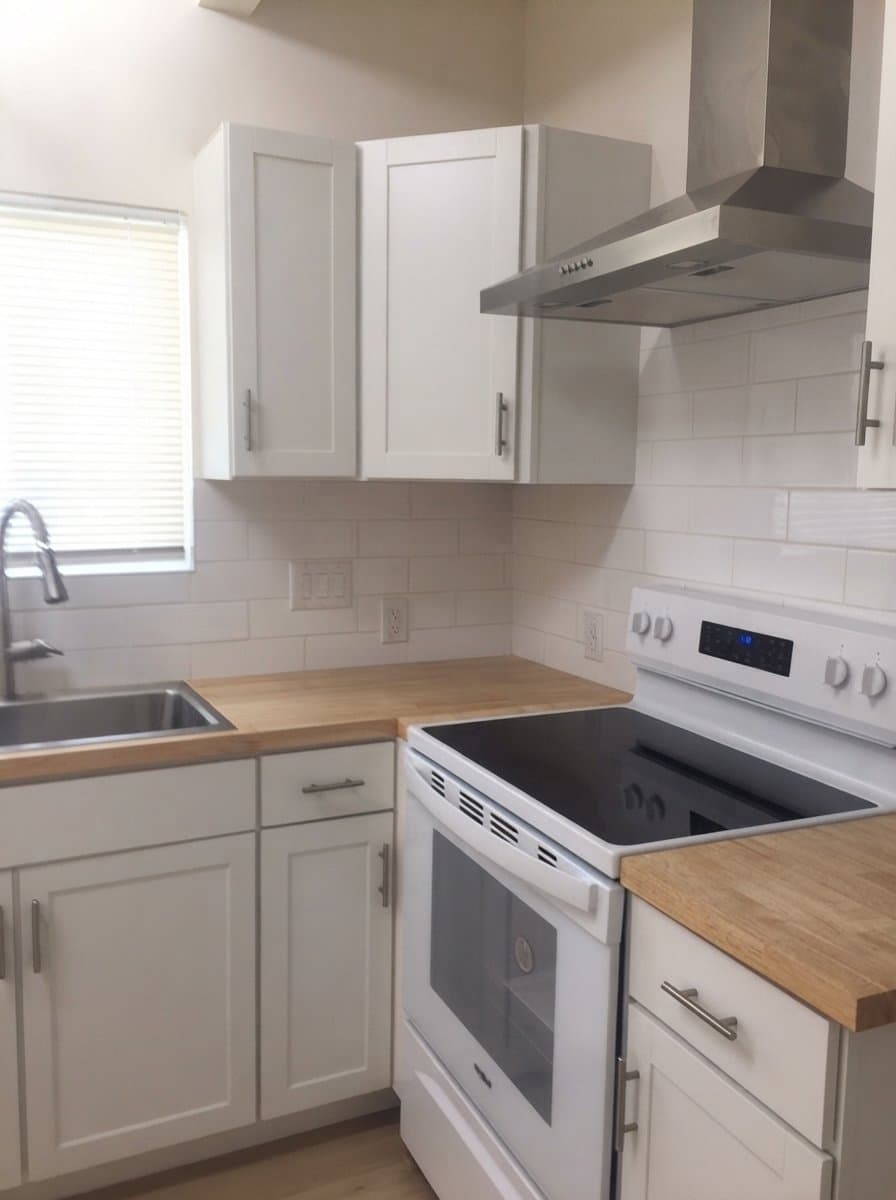 Visalia House: 6712 Fig Ave Unit A