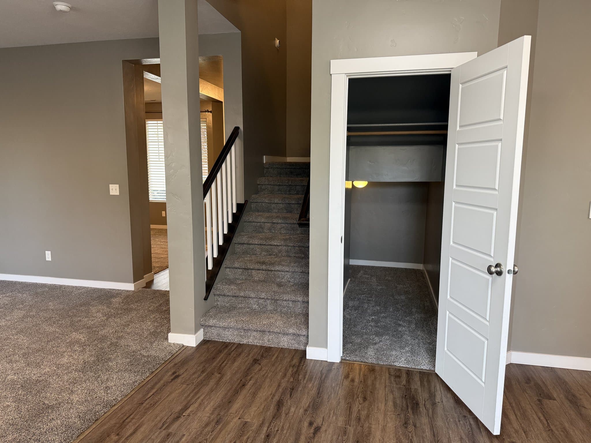 Meridian House: 152 E Ensenada Drive