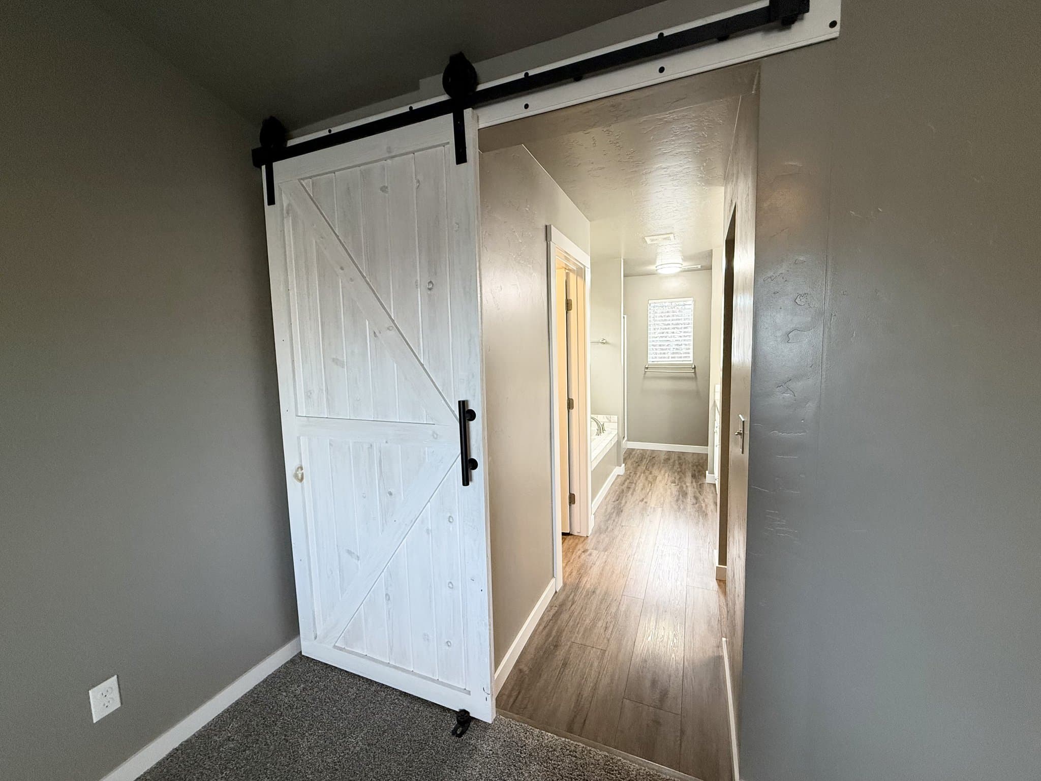 Meridian House: 152 E Ensenada Drive