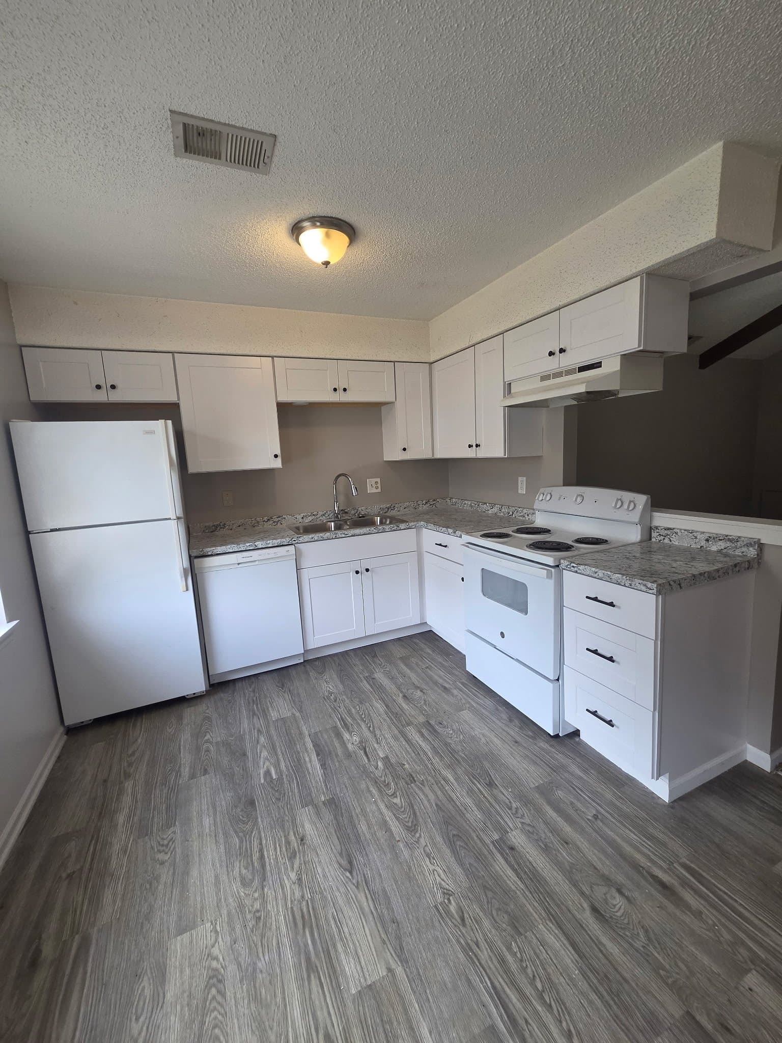 Blue Springs Apartment: 401 NW 3rd Street