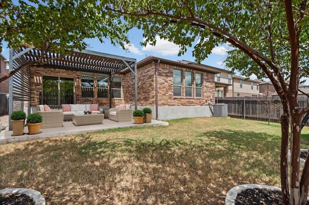Leander House: 1113 Calla Lily Blvd