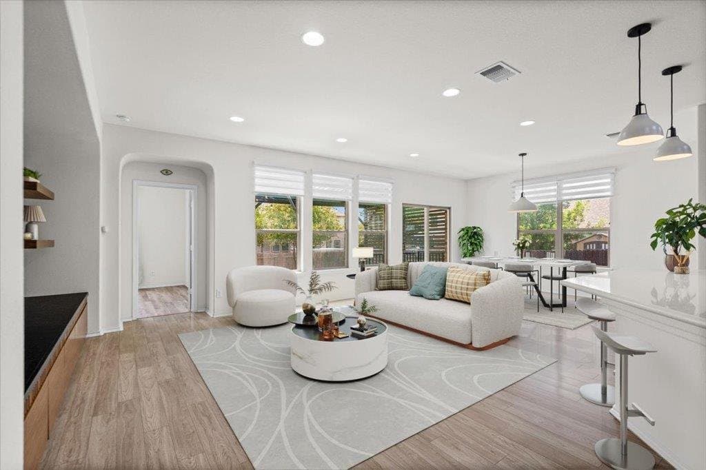Leander House: 1113 Calla Lily Blvd