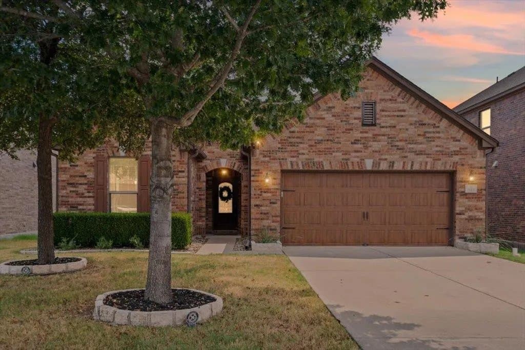 Leander House: 1113 Calla Lily Blvd