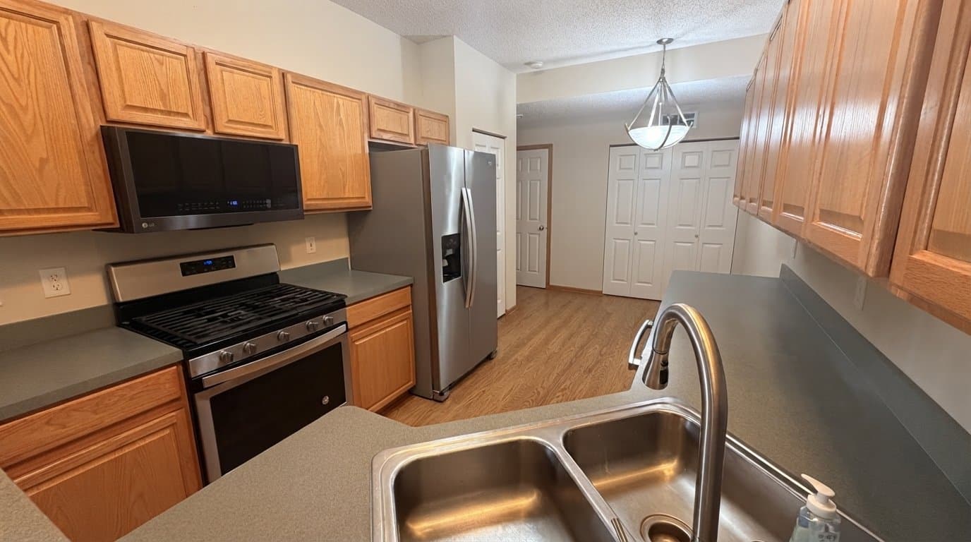 Lakeville Townhome: 11151 204th St W